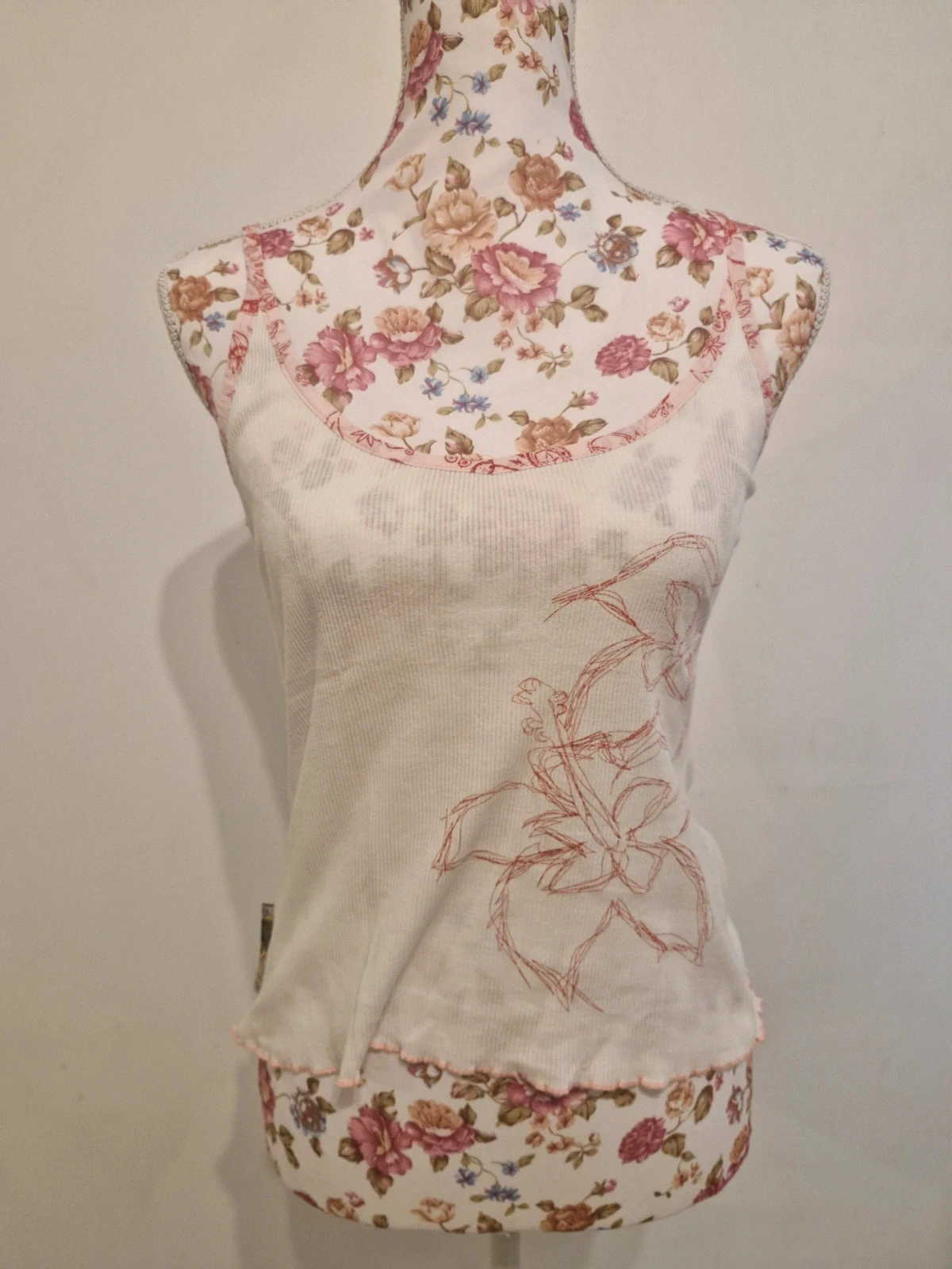 Débardeur vintage floral brodé